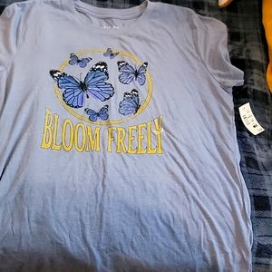 Aeropostale new with tags T-shirt  Bloom Freely